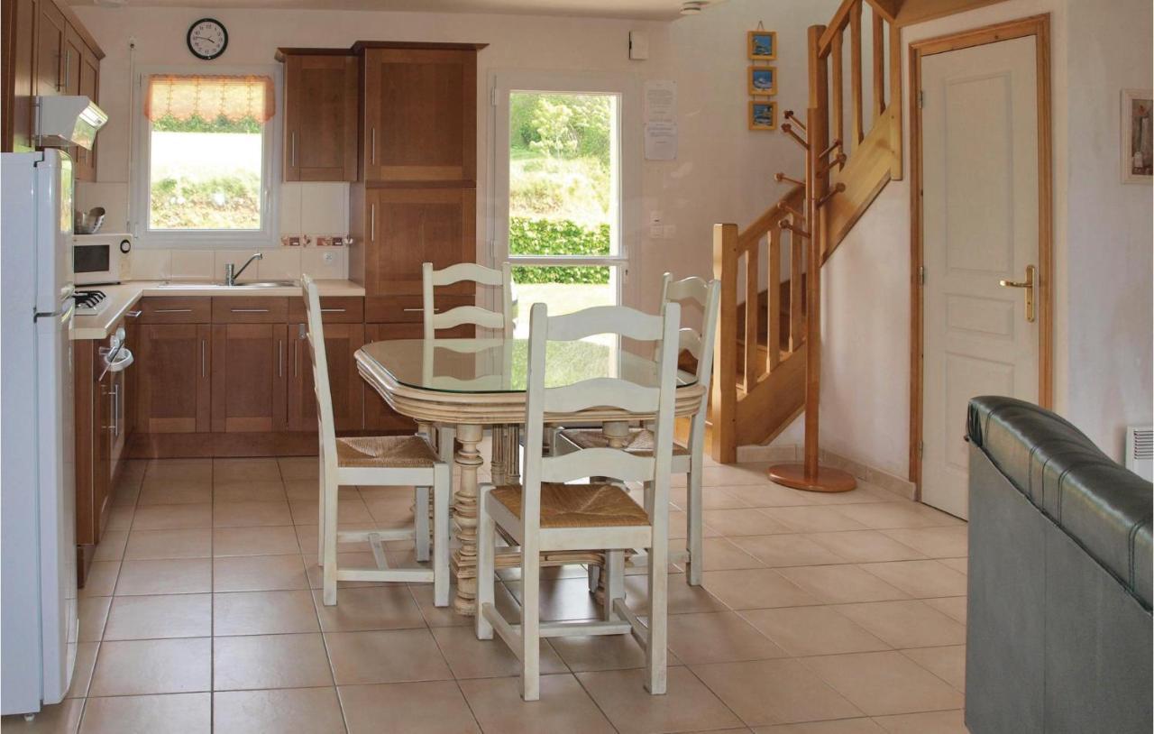 2 Bedroom Nice Home In Plestin Les Greves Exterior foto